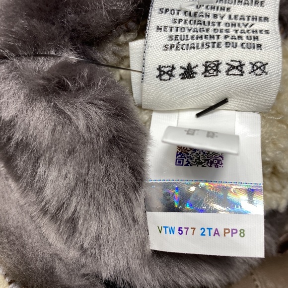 All Weather Touchscreen Compatible Quilted Gloves with Genuine Shearling Trim - Picture 11 of 17